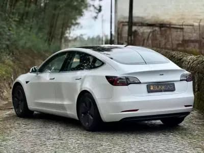 Sell Tesla Model 3 2020 - 22000 EUR, 101000 km - AUTO.MOTO.pt