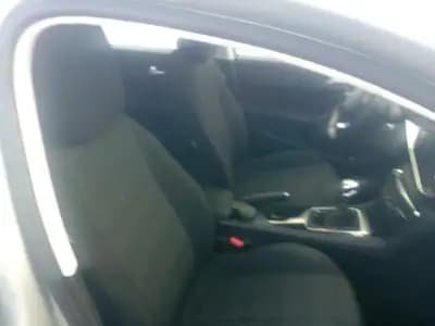 Vendo Peugeot 308 2015 - 11500 EUR, 139000 km - AUTO.MOTO.pt