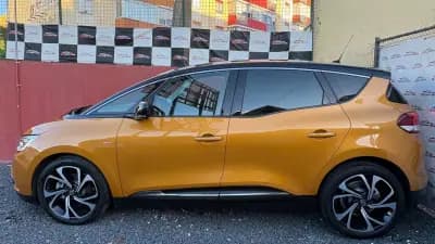 Vendo Renault Scénic 2019 - 16900 EUR, 69000 km - AUTO.MOTO.pt