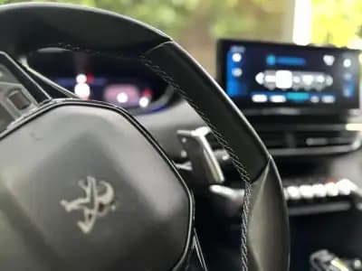 Vendo Peugeot 3008 2022 - 22900 EUR, 94000 km - AUTO.MOTO.pt