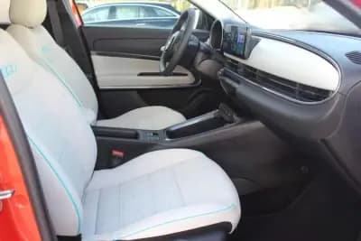 Vendo Fiat 600e 2023 - 29980 EUR, 7039 km - AUTO.MOTO.pt