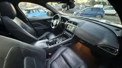 Vendo Jaguar F-Pace 2018 - 24990 EUR, 165000 km - AUTO.MOTO.pt