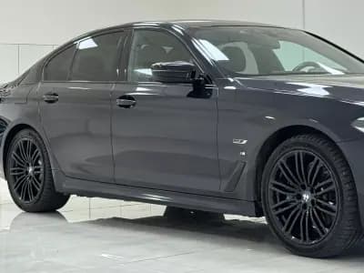 Vendo BMW 530 2020 - 31990 EUR, 120000 km - AUTO.MOTO.pt