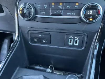 Vendo Ford EcoSport 2018 - 14995 EUR, 91592 km - AUTO.MOTO.pt