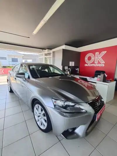 Vendo Lexus IS 300H 2013 - 19990 EUR, 170000 km - AUTO.MOTO.pt