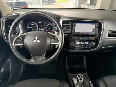 Vendo Mitsubishi Outlander 2015 - 15990 EUR, 157367 km - AUTO.MOTO.pt