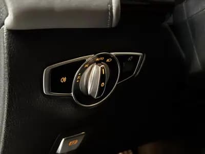 Vendo Mercedes-Benz EQC 2023 - 44990 EUR, 60200 km - AUTO.MOTO.pt