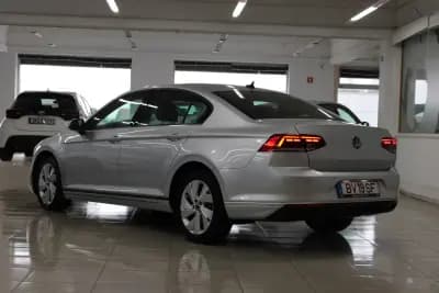 Vendo Volkswagen Passat 2021 - 21900 EUR, 22076 km - AUTO.MOTO.pt