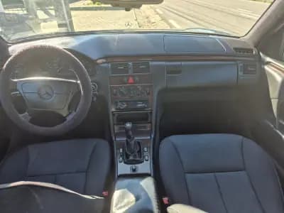 Sell Mercedes-Benz E 220 1997 - 3900 EUR, 500000 km - AUTO.MOTO.pt