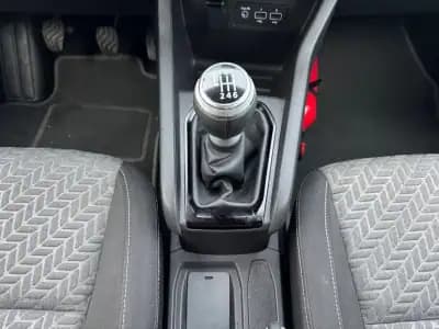 Vendo Renault Clio 2023 - 14490 EUR, 58773 km - AUTO.MOTO.pt