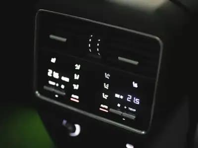 Vendo Porsche Cayenne Coupé 2023 - 104990 EUR, 18500 km - AUTO.MOTO.pt