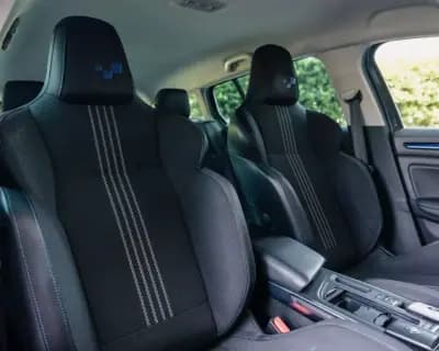 Sell Renault Mégane Sport Tourer 2018 - 15990 EUR, 126740 km - AUTO.MOTO.pt