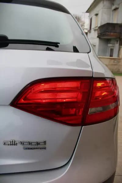 Sell Audi A4 Allroad 2014 - 17990 EUR, 222150 km - AUTO.MOTO.pt