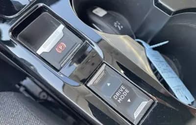 Vendo Peugeot e-208 2021 - 14500 EUR, 45000 km - AUTO.MOTO.pt