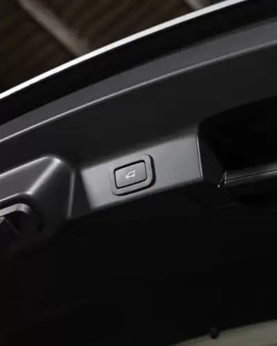 Vendo Jaguar F-Pace 2020 - 37950 EUR, 80000 km - AUTO.MOTO.pt