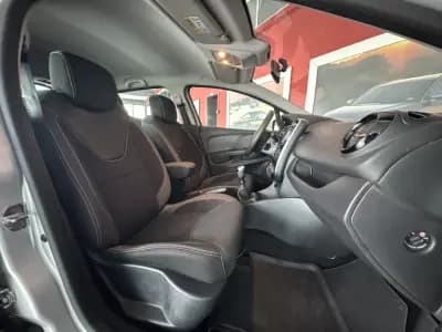 Vendo Renault Clio 2017 - 11990 EUR, 103171 km - AUTO.MOTO.pt