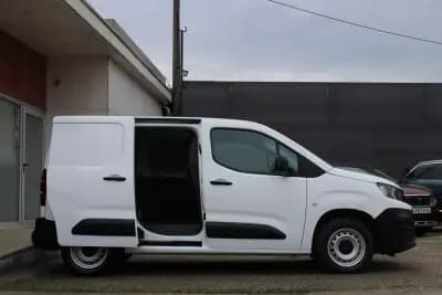 Vendo Peugeot Partner 2021 - 14250 EUR, 105000 km - AUTO.MOTO.pt