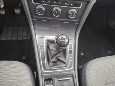Vendo Volkswagen Golf 2019 - 18999 EUR, 139668 km - AUTO.MOTO.pt