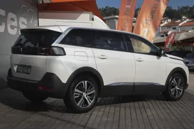 Vendo Peugeot 5008 2022 - 24480 EUR, 41620 km - AUTO.MOTO.pt