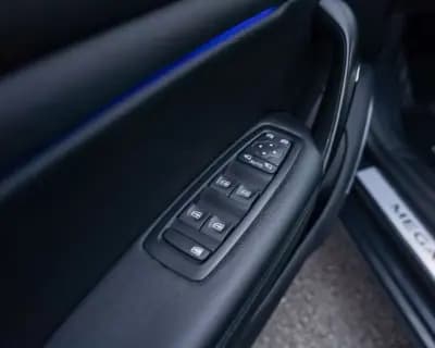 Sell Renault Mégane Sport Tourer 2018 - 15990 EUR, 126740 km - AUTO.MOTO.pt