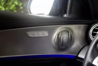 Sell Mercedes-Benz E 220 2017 - 28900 EUR, 173500 km - AUTO.MOTO.pt