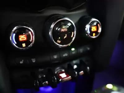 Vendo MINI 2017 - 24900 EUR, 80000 km - AUTO.MOTO.pt