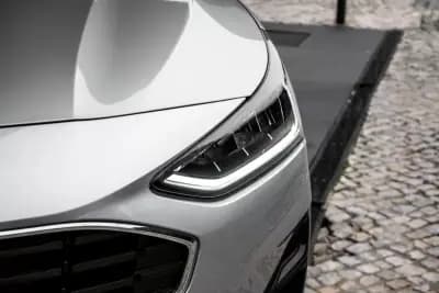 Vendo Ford Focus SW 2023 - 18990 EUR, 64785 km - AUTO.MOTO.pt