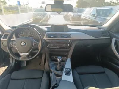 Vendo BMW 320 2017 - 16900 EUR, 131470 km - AUTO.MOTO.pt