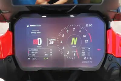 Sell Ducati Multistrada 1260 Enduro 2021 - 24500 EUR, 26000 km - AUTO.MOTO.pt