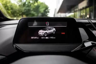 Vendo Volkswagen ID.4 2021 - 26990 EUR, 66500 km - AUTO.MOTO.pt