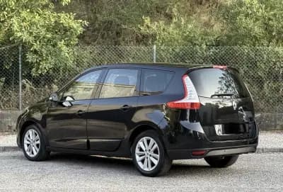 Sell Renault Scénic 2009 - 6599 EUR, 230000 km - AUTO.MOTO.pt