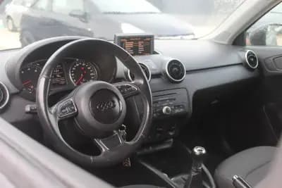 Vendo Audi A1 2011 - 9990 EUR, 122000 km - AUTO.MOTO.pt