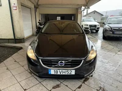 Sell Volvo V40 2014 - 10950 EUR, 203325 km - AUTO.MOTO.pt