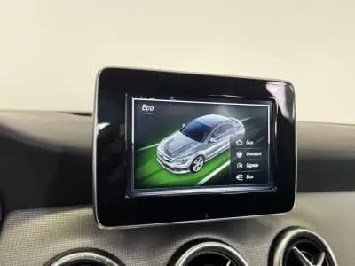 Vendo Mercedes-Benz CLA 180 2018 - 21950 EUR, 77215 km - AUTO.MOTO.pt