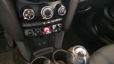 Vendo MINI One 2015 - 10900 EUR, 134360 km - AUTO.MOTO.pt