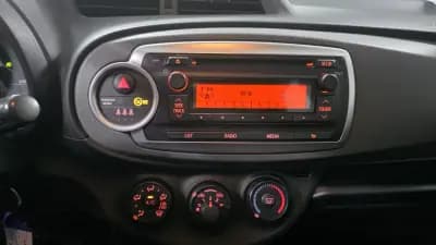 Vendo Toyota Yaris 2012 - 8490 EUR, 154000 km - AUTO.MOTO.pt