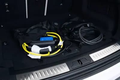 Sell Land Rover Range Rover Velar 2021 - 54950 EUR, 46000 km - AUTO.MOTO.pt