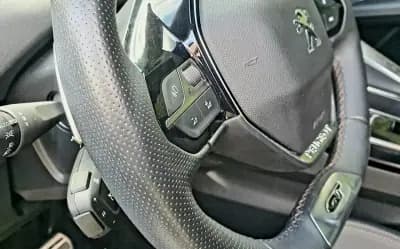 Vendo Peugeot 3008 2023 - 26990 EUR, 44700 km - AUTO.MOTO.pt