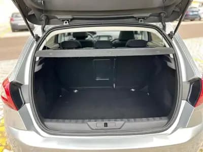 Vendo Peugeot 308 2015 - 8900 EUR, 210000 km - AUTO.MOTO.pt