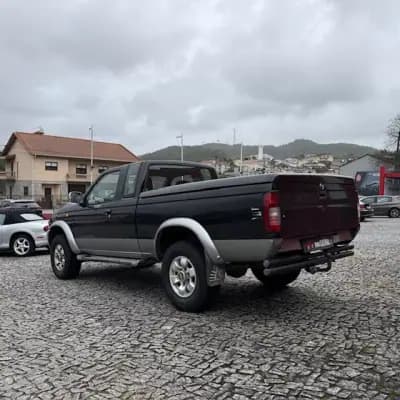 Vendo Nissan Navara 1999 - 11900 EUR, 154000 km - AUTO.MOTO.pt