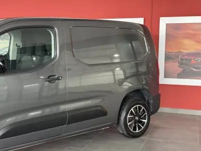 Vendo Peugeot Partner 2022 - 16990 EUR, 79102 km - AUTO.MOTO.pt
