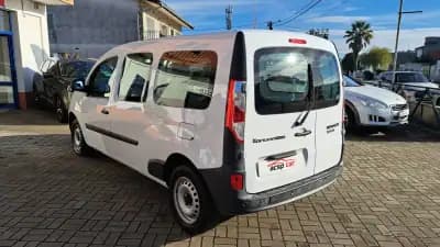 Vendo Renault Kangoo 2019 - 18900 EUR, 190869 km - AUTO.MOTO.pt
