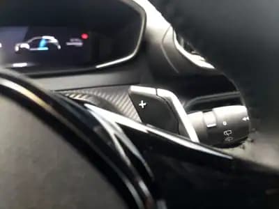 Vendo Peugeot 208 2025 - 23500 EUR, 14659 km - AUTO.MOTO.pt