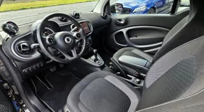 Vendo Smart Fortwo Cabrio 2021 - 12999 EUR, 30000 km - AUTO.MOTO.pt