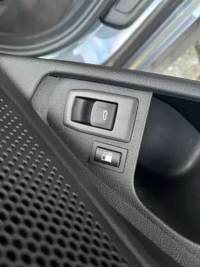 Vendo BMW 320 2022 - 34900 EUR, 53000 km - AUTO.MOTO.pt