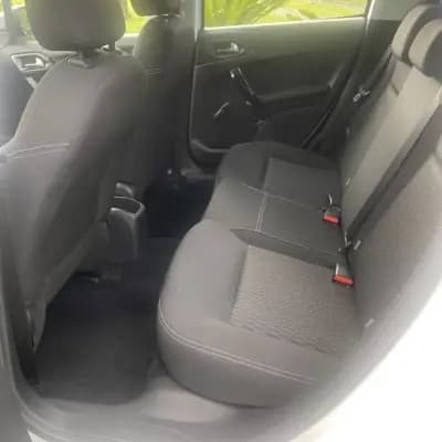 Vendo Peugeot 208 2016 - 9990 EUR, 103782 km - AUTO.MOTO.pt