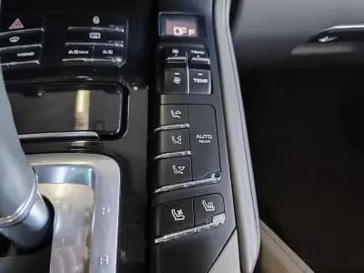 Sell Porsche Cayenne 2012 - 24990 EUR, 267800 km - AUTO.MOTO.pt