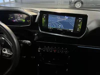 Sell Peugeot 208 2021 - 15990 EUR, 40000 km - AUTO.MOTO.pt