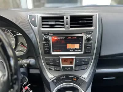 Sell Toyota Verso-S 2011 - 7990 EUR, 126450 km - AUTO.MOTO.pt