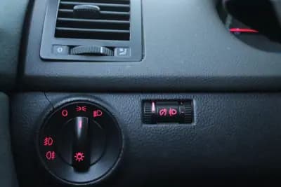 Sell Volkswagen Polo 2003 - 4450 EUR, 239900 km - AUTO.MOTO.pt